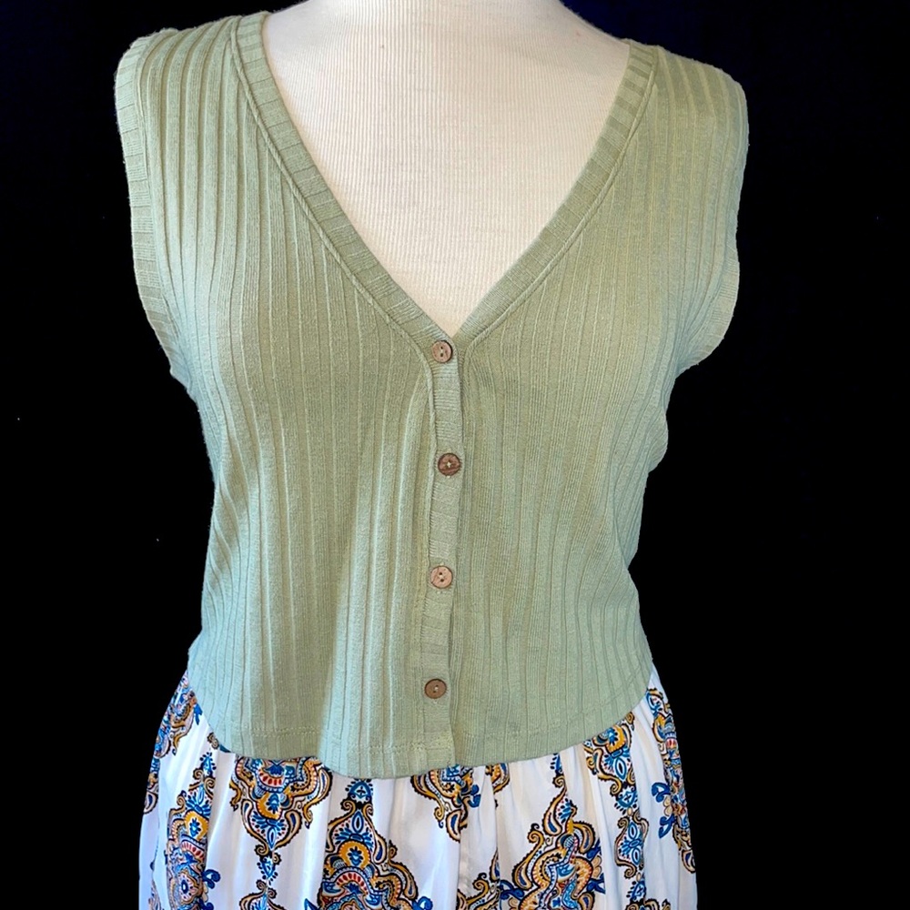 XL olive green vest top / button up vertical lines